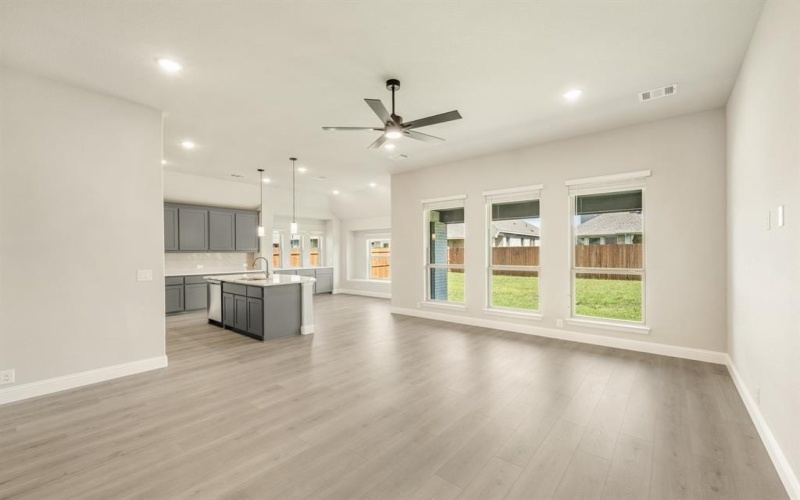 401 Chestnut Lane, Glenn Heights, TX 75154, 3 Bedrooms Bedrooms, ,3 BathroomsBathrooms,Residential,For Sale,401 Chestnut Lane,20982487