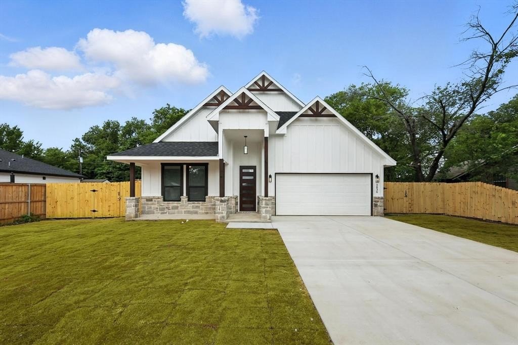 3836 Burnice Drive, Fort Worth, TX 76119, 4 Bedrooms Bedrooms, ,2 BathroomsBathrooms,Residential,For Sale,3836 Burnice Drive,20982521