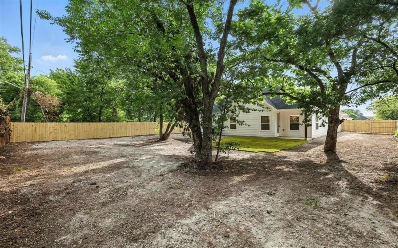 3836 Burnice Drive, Fort Worth, TX 76119, 4 Bedrooms Bedrooms, ,2 BathroomsBathrooms,Residential,For Sale,3836 Burnice Drive,20982521