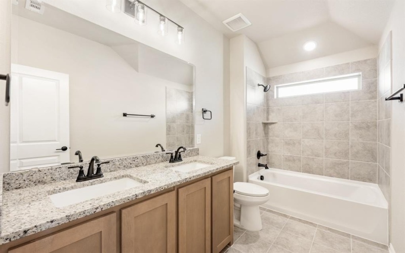 1212 Winona Street, DeSoto, TX 75115, 5 Bedrooms Bedrooms, ,5 BathroomsBathrooms,Residential,For Sale,1212 Winona Street,0,20982556