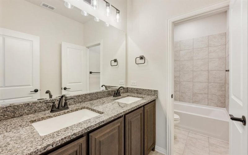 222 Shawnee Trail, Alvarado, TX 76009, 4 Habitaciones Habitaciones , ,2 BañosBaños,Residential,En Venta,222 Shawnee Trail,0,20982635