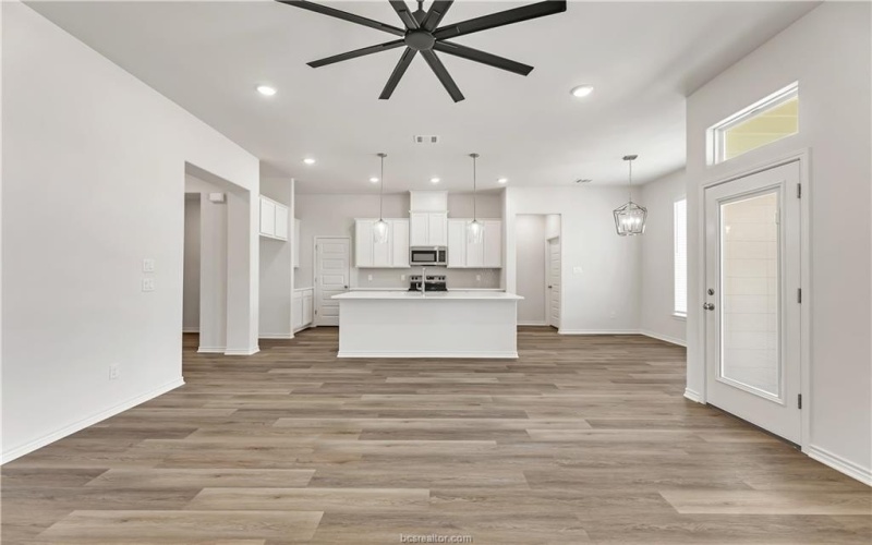 3556 Pointe du Hoc Loop, Bryan, TX 77808, 3 Bedrooms Bedrooms, ,2 BathroomsBathrooms,Residential,For Sale,3556 Pointe du Hoc Loop,0,25007391
