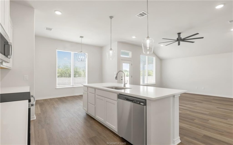3556 Pointe du Hoc Loop, Bryan, TX 77808, 3 Bedrooms Bedrooms, ,2 BathroomsBathrooms,Residential,For Sale,3556 Pointe du Hoc Loop,0,25007391