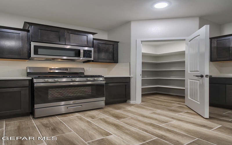 15121 Ambition Avenue, El Paso, TX 79938, 4 Habitaciones Habitaciones , ,2 BañosBaños,Residential,En Venta,15121 Ambition Avenue,925373