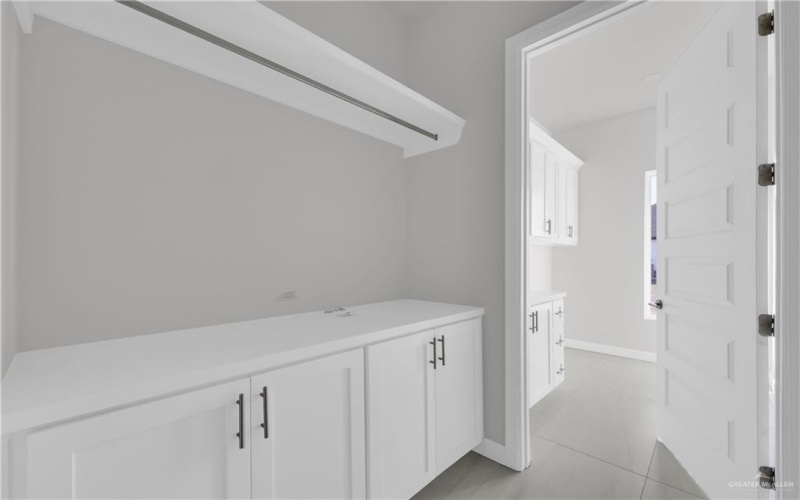 3705 Noronha Drive, Edinburg, TX 78542, 3 Bedrooms Bedrooms, ,2 BathroomsBathrooms,Residential,For Sale,3705 Noronha Drive,0,474672