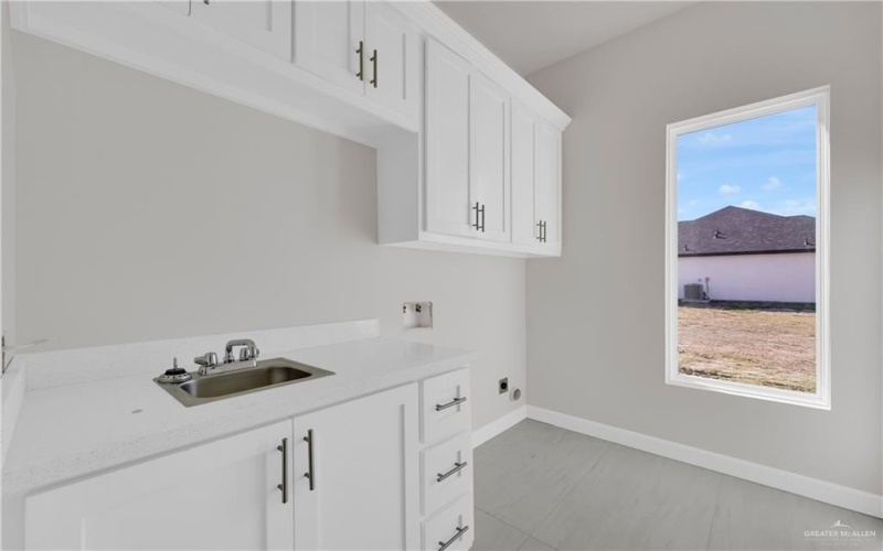 3705 Noronha Drive, Edinburg, TX 78542, 3 Bedrooms Bedrooms, ,2 BathroomsBathrooms,Residential,For Sale,3705 Noronha Drive,0,474672