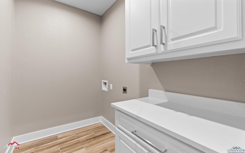 135 Hillcrest Drive, Gladewater, TX 75647, 4 Habitaciones Habitaciones , ,2 BañosBaños,Residential,En Venta,135 Hillcrest Drive,20254467