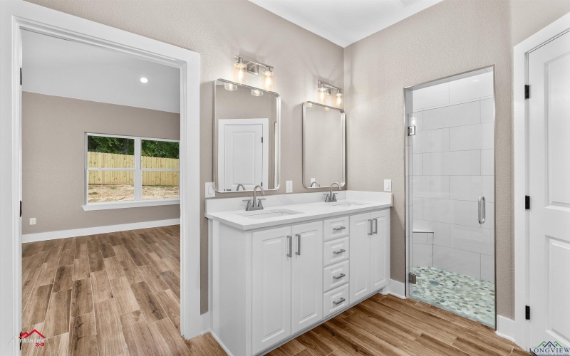 135 Hillcrest Drive, Gladewater, TX 75647, 4 Habitaciones Habitaciones , ,2 BañosBaños,Residential,En Venta,135 Hillcrest Drive,20254467
