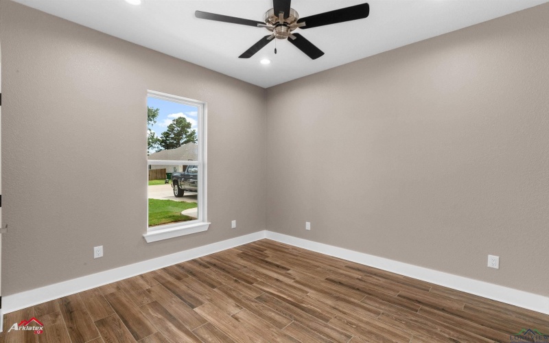 135 Hillcrest Drive, Gladewater, TX 75647, 4 Habitaciones Habitaciones , ,2 BañosBaños,Residential,En Venta,135 Hillcrest Drive,20254467