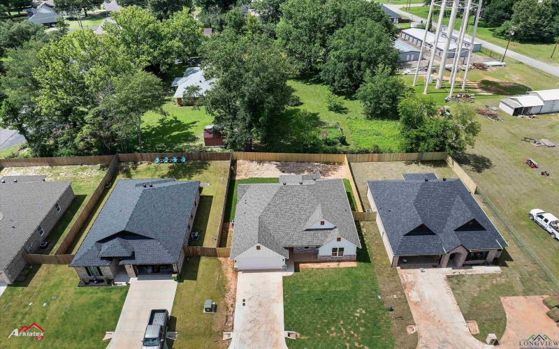 135 Hillcrest Drive, Gladewater, TX 75647, 4 Habitaciones Habitaciones , ,2 BañosBaños,Residential,En Venta,135 Hillcrest Drive,20254467