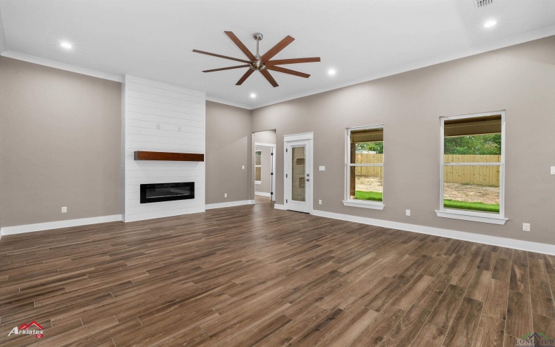 135 Hillcrest Drive, Gladewater, TX 75647, 4 Habitaciones Habitaciones , ,2 BañosBaños,Residential,En Venta,135 Hillcrest Drive,20254467