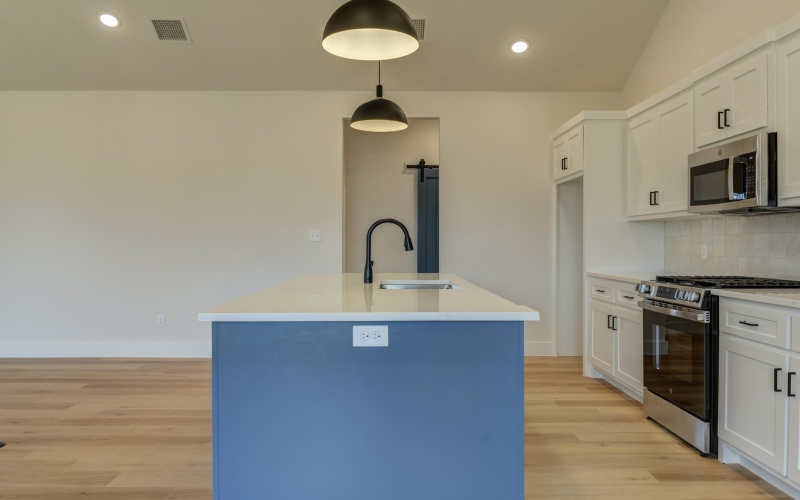 6913 13th Street, Lubbock, TX 79416, 3 Bedrooms Bedrooms, ,2 BathroomsBathrooms,Residential,For Sale,6913 13th Street,202556961
