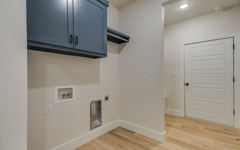 6913 13th Street, Lubbock, TX 79416, 3 Bedrooms Bedrooms, ,2 BathroomsBathrooms,Residential,For Sale,6913 13th Street,202556961