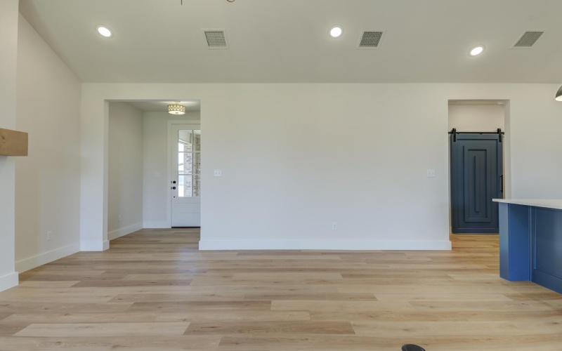 6913 13th Street, Lubbock, TX 79416, 3 Bedrooms Bedrooms, ,2 BathroomsBathrooms,Residential,For Sale,6913 13th Street,202556961