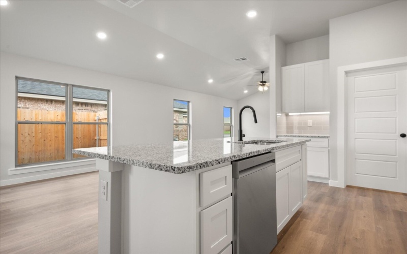 7005 12th Street, Lubbock, TX 79416, 4 Bedrooms Bedrooms, ,2 BathroomsBathrooms,Residential,For Sale,7005 12th Street,202556970
