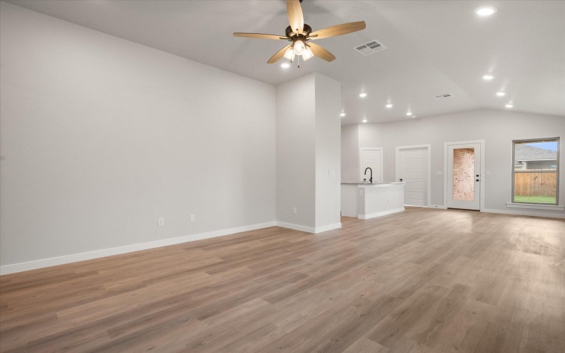 7005 12th Street, Lubbock, TX 79416, 4 Bedrooms Bedrooms, ,2 BathroomsBathrooms,Residential,For Sale,7005 12th Street,202556970