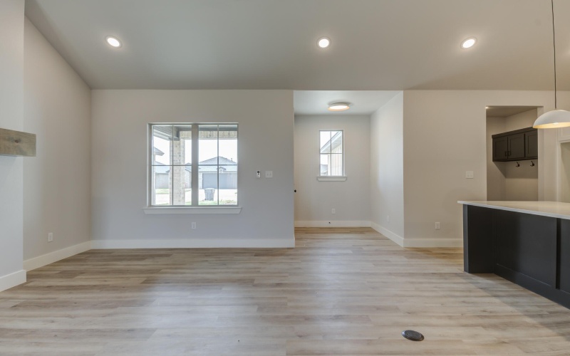 6914 13th Street, Lubbock, TX 79416, 3 Bedrooms Bedrooms, ,2 BathroomsBathrooms,Residential,For Sale,6914 13th Street,202556972