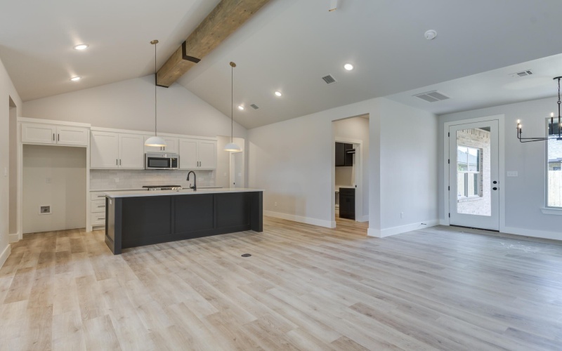 6914 13th Street, Lubbock, TX 79416, 3 Bedrooms Bedrooms, ,2 BathroomsBathrooms,Residential,For Sale,6914 13th Street,202556972