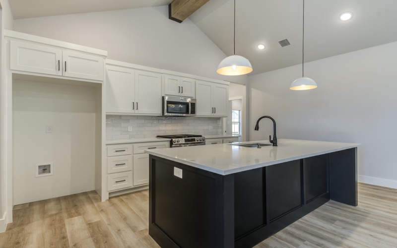 6914 13th Street, Lubbock, TX 79416, 3 Bedrooms Bedrooms, ,2 BathroomsBathrooms,Residential,For Sale,6914 13th Street,202556972