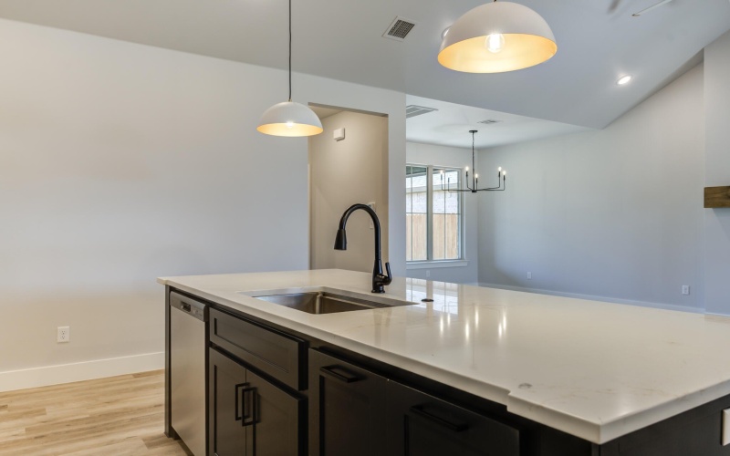 6914 13th Street, Lubbock, TX 79416, 3 Bedrooms Bedrooms, ,2 BathroomsBathrooms,Residential,For Sale,6914 13th Street,202556972
