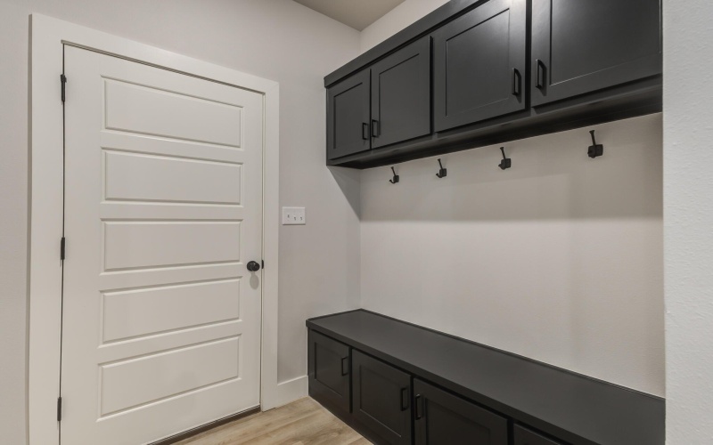 6914 13th Street, Lubbock, TX 79416, 3 Bedrooms Bedrooms, ,2 BathroomsBathrooms,Residential,For Sale,6914 13th Street,202556972