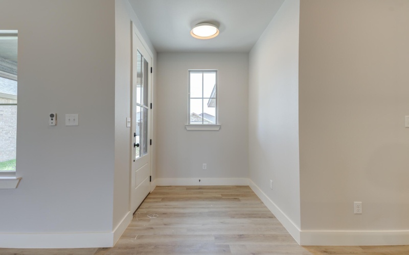 6914 13th Street, Lubbock, TX 79416, 3 Bedrooms Bedrooms, ,2 BathroomsBathrooms,Residential,For Sale,6914 13th Street,202556972