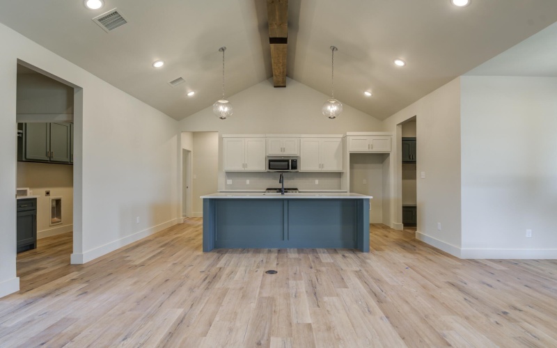 6915 13th Street, Lubbock, TX 79416, 3 Bedrooms Bedrooms, ,2 BathroomsBathrooms,Residential,For Sale,6915 13th Street,0,202556973