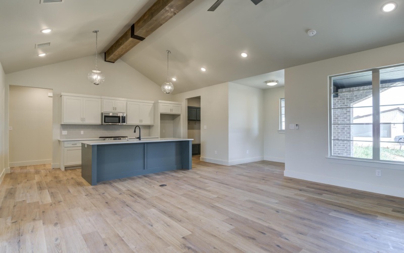 6915 13th Street, Lubbock, TX 79416, 3 Bedrooms Bedrooms, ,2 BathroomsBathrooms,Residential,For Sale,6915 13th Street,0,202556973