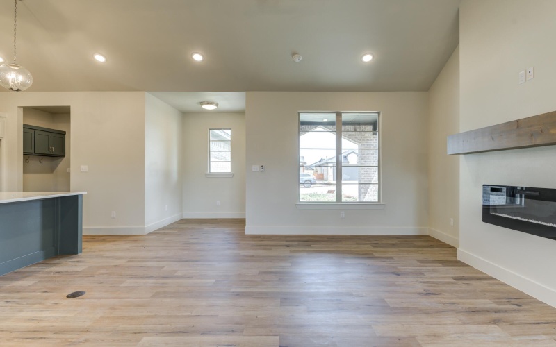 6915 13th Street, Lubbock, TX 79416, 3 Bedrooms Bedrooms, ,2 BathroomsBathrooms,Residential,For Sale,6915 13th Street,0,202556973