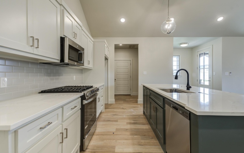 6915 13th Street, Lubbock, TX 79416, 3 Bedrooms Bedrooms, ,2 BathroomsBathrooms,Residential,For Sale,6915 13th Street,0,202556973