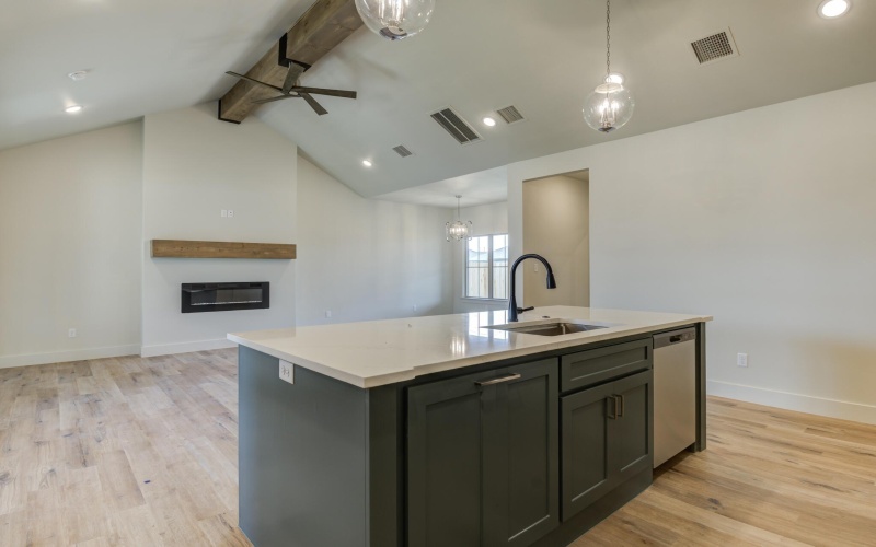6915 13th Street, Lubbock, TX 79416, 3 Bedrooms Bedrooms, ,2 BathroomsBathrooms,Residential,For Sale,6915 13th Street,0,202556973