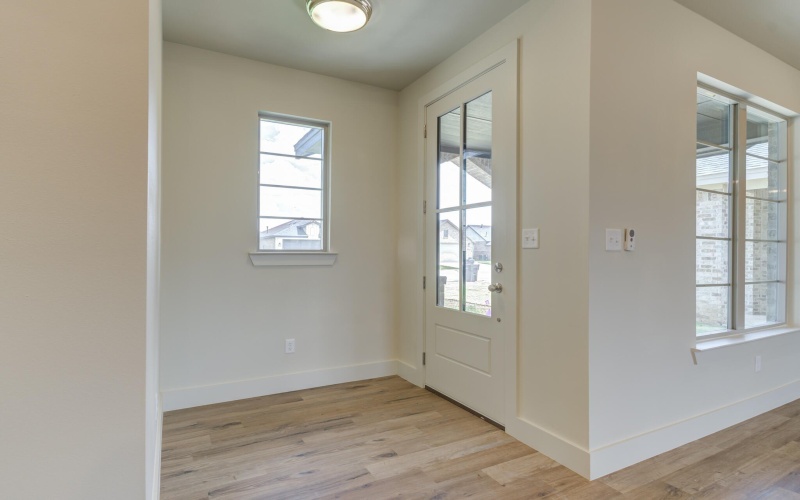 6915 13th Street, Lubbock, TX 79416, 3 Bedrooms Bedrooms, ,2 BathroomsBathrooms,Residential,For Sale,6915 13th Street,0,202556973