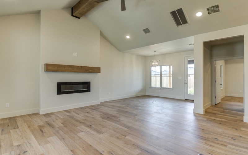 6915 13th Street, Lubbock, TX 79416, 3 Bedrooms Bedrooms, ,2 BathroomsBathrooms,Residential,For Sale,6915 13th Street,0,202556973