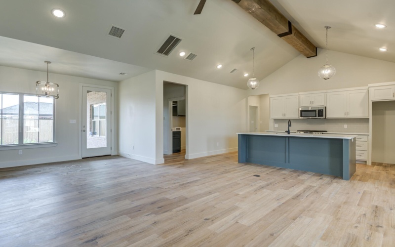 6915 13th Street, Lubbock, TX 79416, 3 Bedrooms Bedrooms, ,2 BathroomsBathrooms,Residential,For Sale,6915 13th Street,0,202556973
