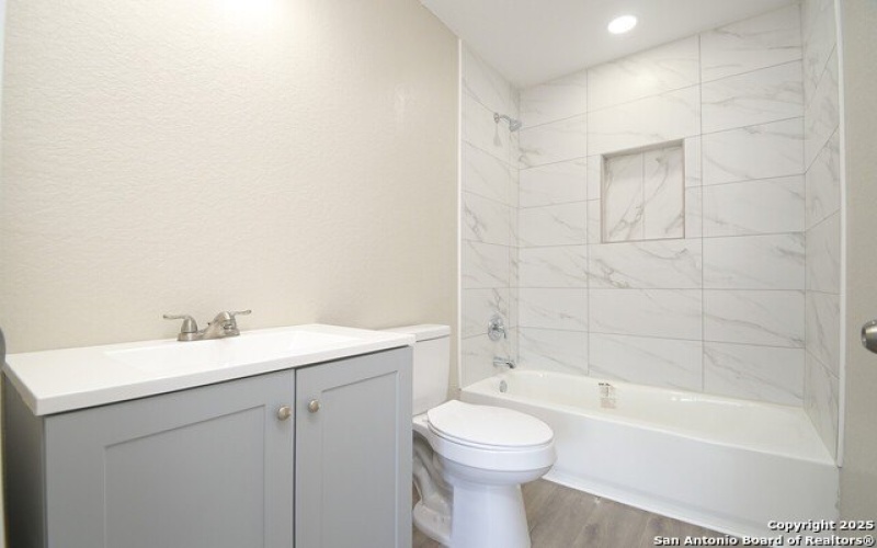 165 N San Felipe, San Antonio, TX 78237, 3 Bedrooms Bedrooms, ,2 BathroomsBathrooms,Residential,For Sale,165 N San Felipe,1879454
