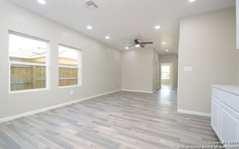 165 N San Felipe, San Antonio, TX 78237, 3 Bedrooms Bedrooms, ,2 BathroomsBathrooms,Residential,For Sale,165 N San Felipe,1879454