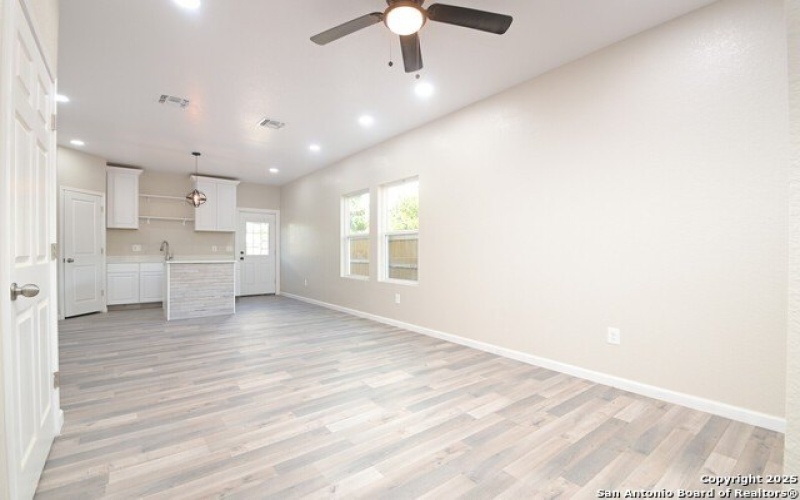 165 N San Felipe, San Antonio, TX 78237, 3 Bedrooms Bedrooms, ,2 BathroomsBathrooms,Residential,For Sale,165 N San Felipe,1879454