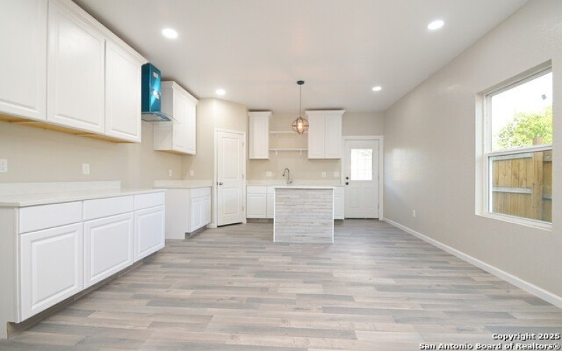 165 N San Felipe, San Antonio, TX 78237, 3 Bedrooms Bedrooms, ,2 BathroomsBathrooms,Residential,For Sale,165 N San Felipe,1879454