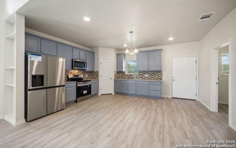9322 Clamp, San Antonio, TX 78221, 3 Bedrooms Bedrooms, ,2 BathroomsBathrooms,Residential,For Sale,9322 Clamp,1879521