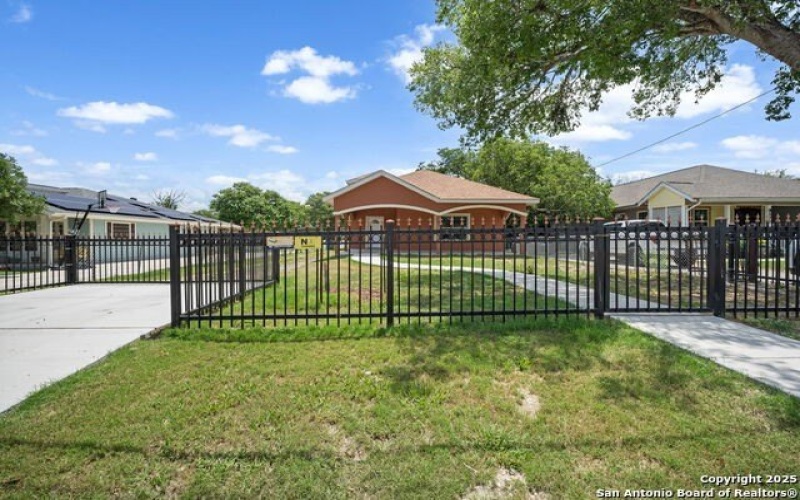 9322 Clamp, San Antonio, TX 78221, 3 Bedrooms Bedrooms, ,2 BathroomsBathrooms,Residential,For Sale,9322 Clamp,1879521