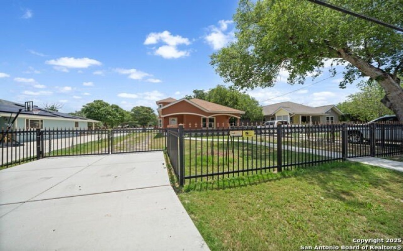 9322 Clamp, San Antonio, TX 78221, 3 Bedrooms Bedrooms, ,2 BathroomsBathrooms,Residential,For Sale,9322 Clamp,1879521