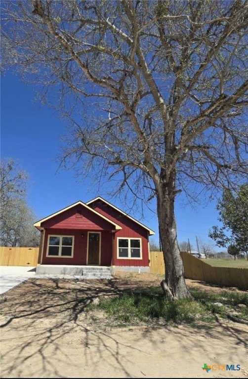 410 W Trinity Street, Luling, TX 78648, 3 Bedrooms Bedrooms, ,2 BathroomsBathrooms,Residential,For Sale,410 W Trinity Street,572953