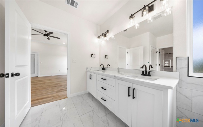15938 Salado Drive, Temple, TX 76502, 5 Bedrooms Bedrooms, ,3 BathroomsBathrooms,Residential,For Sale,15938 Salado Drive,584665