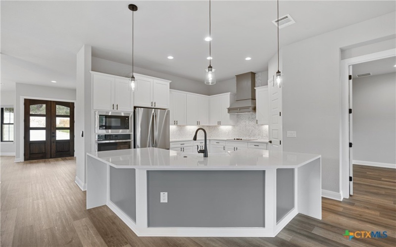 21002 Paseo De Vaca Street, Lago Vista, TX 78645, 5 Habitaciones Habitaciones , ,3 BañosBaños,Residential,En Venta,21002 Paseo De Vaca Street,584966