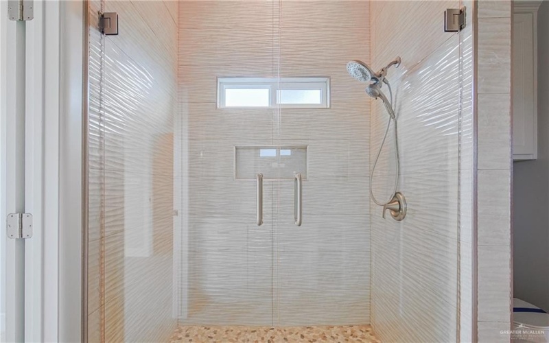 8047 N 48th Lane, McAllen, TX 78501, 3 Habitaciones Habitaciones , ,3 BañosBaños,Residential,En Venta,8047 N 48th Lane,474744