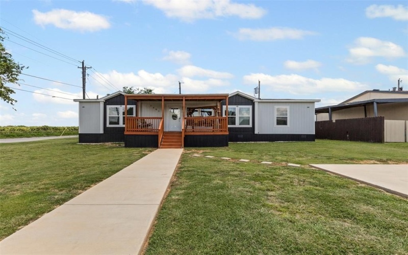 1401 Old Bridge Road, Cleburne, TX 76033, 3 Habitaciones Habitaciones , ,2 BañosBaños,Residential,En Venta,1401 Old Bridge Road,20956381