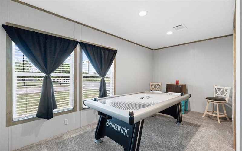 1401 Old Bridge Road, Cleburne, TX 76033, 3 Habitaciones Habitaciones , ,2 BañosBaños,Residential,En Venta,1401 Old Bridge Road,20956381