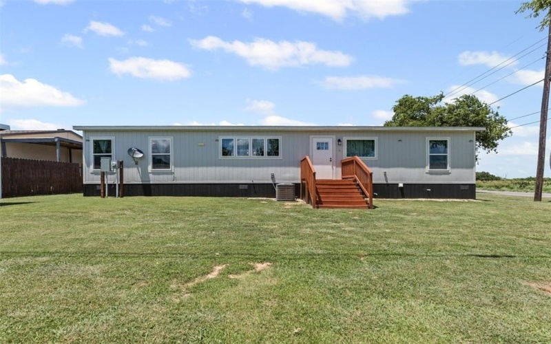 1401 Old Bridge Road, Cleburne, TX 76033, 3 Habitaciones Habitaciones , ,2 BañosBaños,Residential,En Venta,1401 Old Bridge Road,20956381