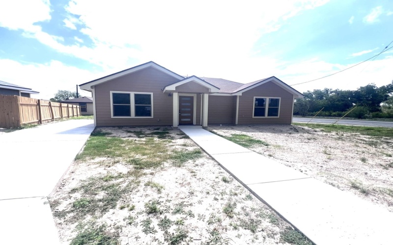 101 San Juan, Del Rio, TX 78840, 3 Bedrooms Bedrooms, ,2 BathroomsBathrooms,Residential,For Sale,101 San Juan,206835