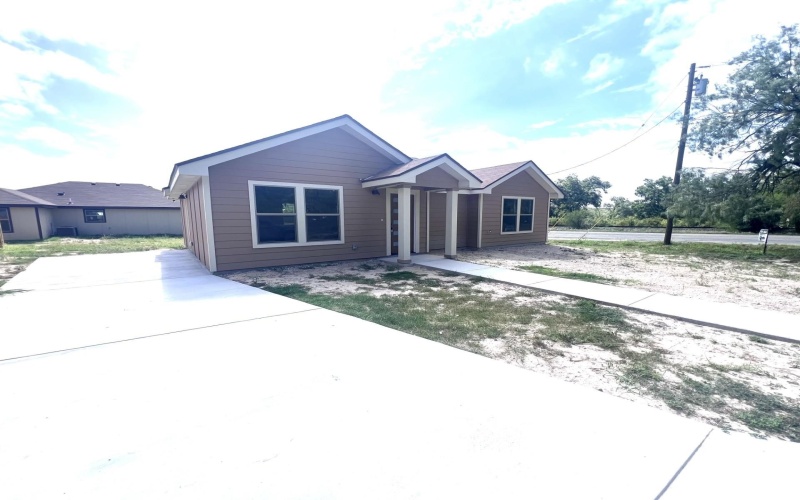 101 San Juan, Del Rio, TX 78840, 3 Bedrooms Bedrooms, ,2 BathroomsBathrooms,Residential,For Sale,101 San Juan,206835